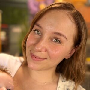 Meet your Posher, Bee